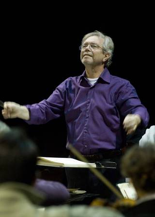 Dutch Maestro Jan Stulen to perform at HCMC Opera House